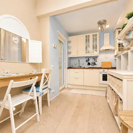 Apartment 4bnb - White - Private Garden *