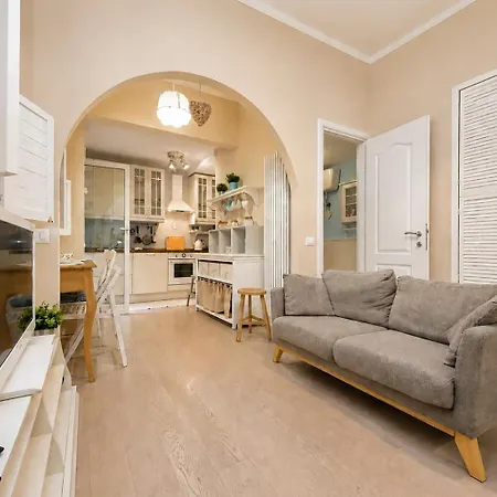 4bnb - White - Private Garden *